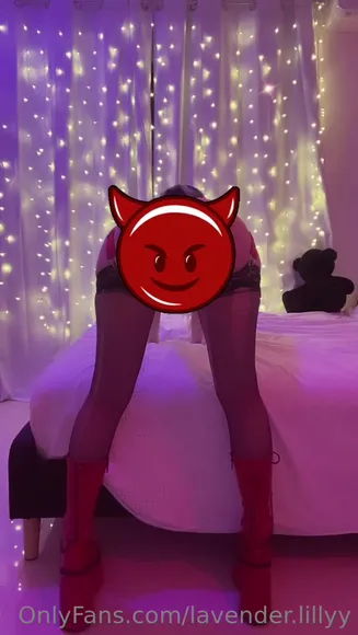 Lavenderlilly Bent Over Thong Tease OnlyFans Video Leaked