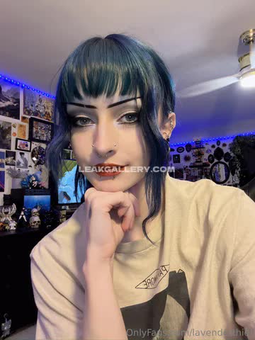 Lavenderthief T-Shirt Pose With Chin Rest OnlyFans Photo Leaked