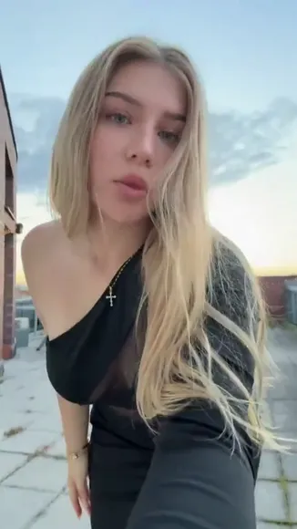 Leahxm Sheer Black Top Tease OnlyFans Video Leaked