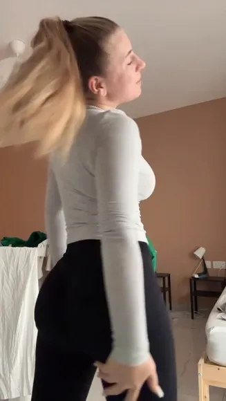 Leahxm Tight Top Tease OnlyFans Video Leaked