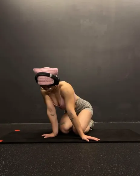 Leanbeefpatty Kneeling Gym Flex OnlyFans Video Leaked