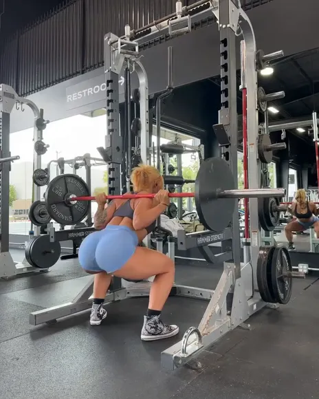 Leighlaurel Tight Blue Shorts Squat OnlyFans Video Leaked