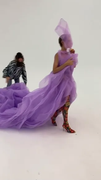 Leniklum Backless Purple Gown Pose OnlyFans Video Leaked