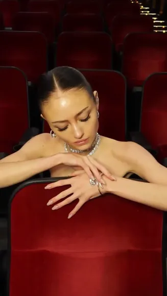 Leniklum Strapless Black Dress Pose OnlyFans Video Leaked
