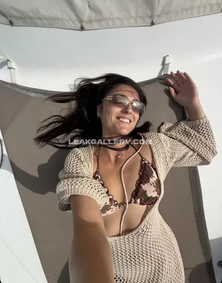 Lenna.vivas Knit Top Tease OnlyFans Photo Leaked
