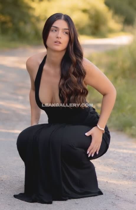 Lenna.vivas Deep V-Neck Dress Pose OnlyFans Photo Leaked
