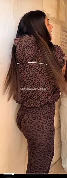 Lenna.vivas Leopard Print Bodysuit Pose OnlyFans Photo Leaked