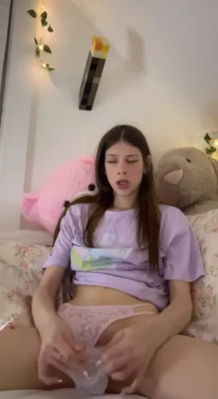 Lexiskylar9 Pink Lace Panties Tease OnlyFans Video Leaked