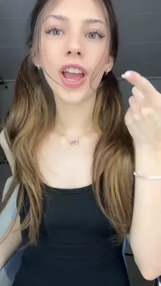 Lexiskylar9 Black Tank Top Tease OnlyFans Video Leaked