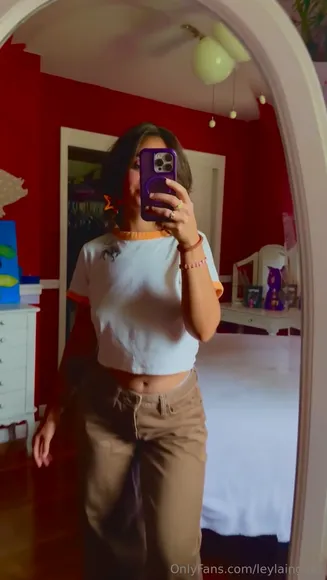 Leylaingallz Crop Top Mirror Selfie OnlyFans Video Leaked