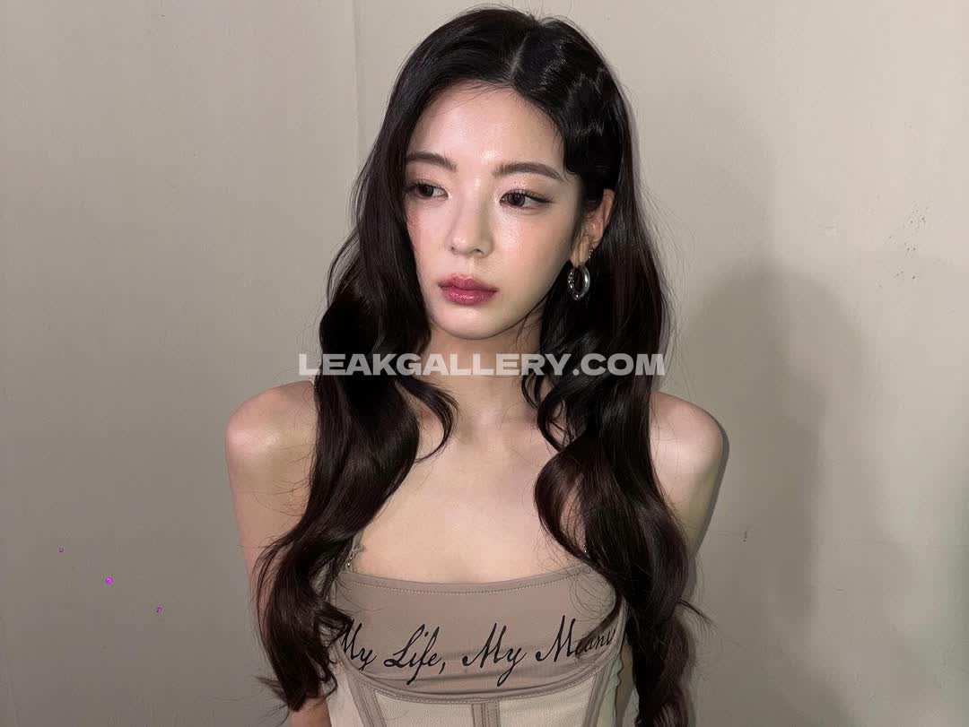 Lia_loves___ Exclusive Leaked Nude OnlyFans #12575965