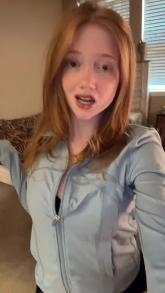 Lifewithmak2005 Zipped Jacket Tease OnlyFans Video Leaked