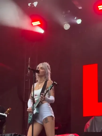 Lights_poxleitner White Crop Top Performance OnlyFans Video Leaked