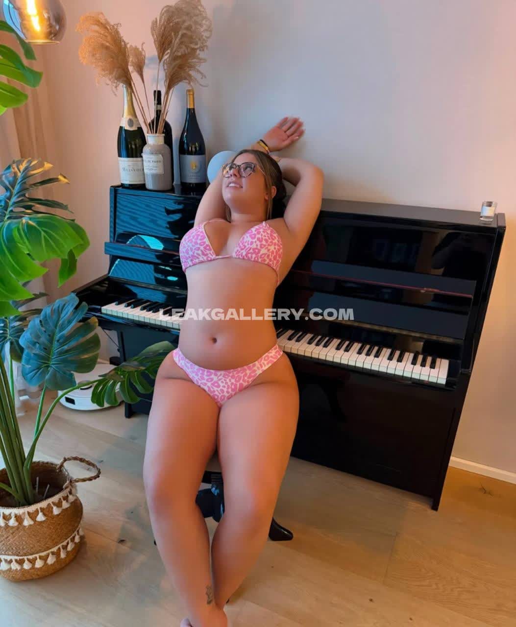 Lil.lilou.secret... / lil.lilou.secret / liloussecret एक्सक्लूसिव लीक्ड न्यूड OnlyFans #13373532