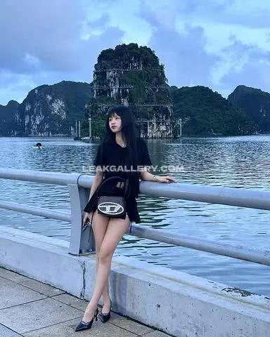 Lil_kuro10 Short Skirt Leg Pose OnlyFans Photo Leaked