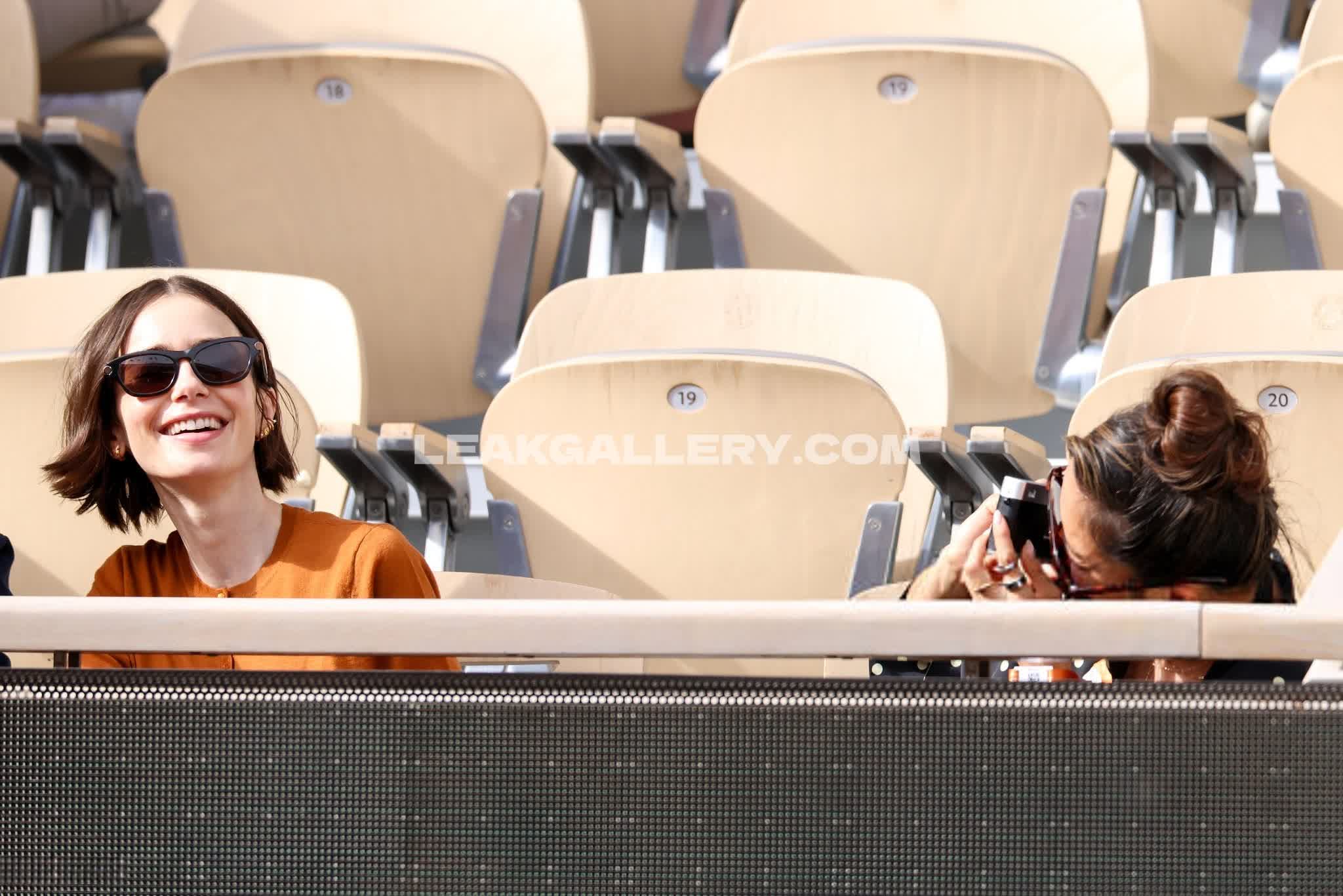 Lily_collins Exklusiv geleakte Nacktbilder von OnlyFans #12688774