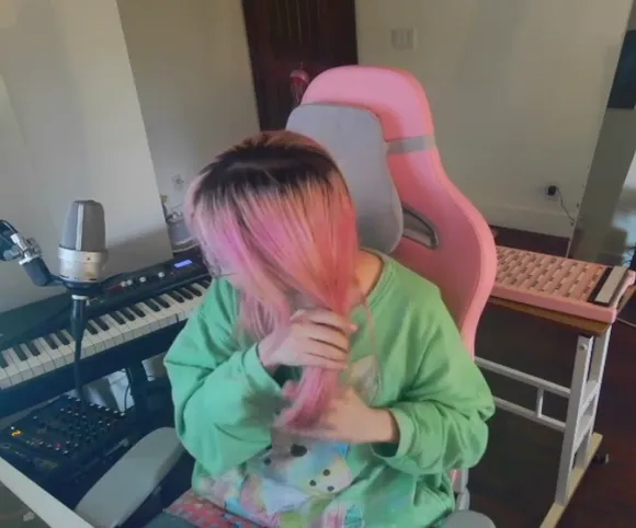 Lilypichu Pink Hair Play OnlyFans Video Leaked