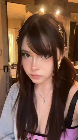 Lilyraekitty Pink Top With Straps OnlyFans Video Leaked