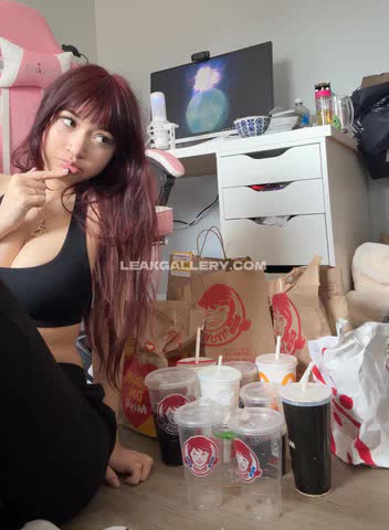 Limwerence Black Bra Tease OnlyFans Photo Leaked