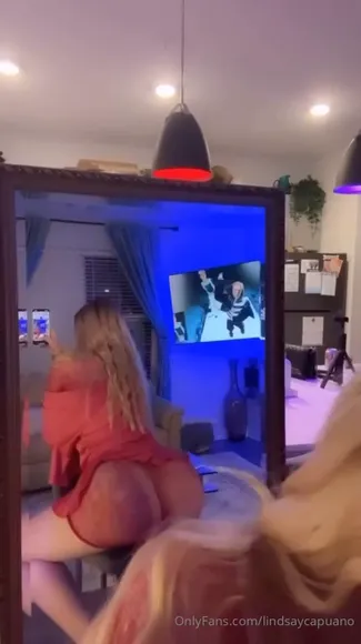 Lindsay Capuano Red Robe Ass Pose OnlyFans Video Leaked