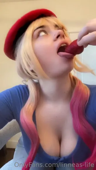Linneas_feet Strawberry Lick Tease OnlyFans Video Leaked