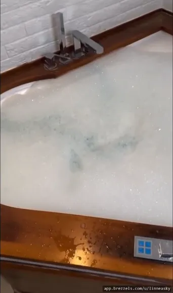 Linneasky Legs In Bubble Bath OnlyFans Video Leaked