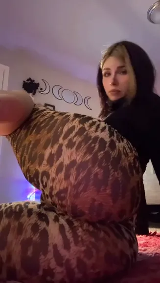 Liquid2000 Leopard Leggings Ass Flex OnlyFans Video Leaked