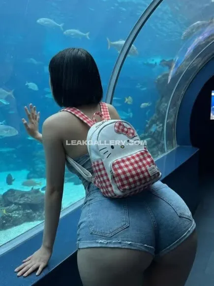 Liri..moon Denim Shorts Ass View OnlyFans Photo Leaked