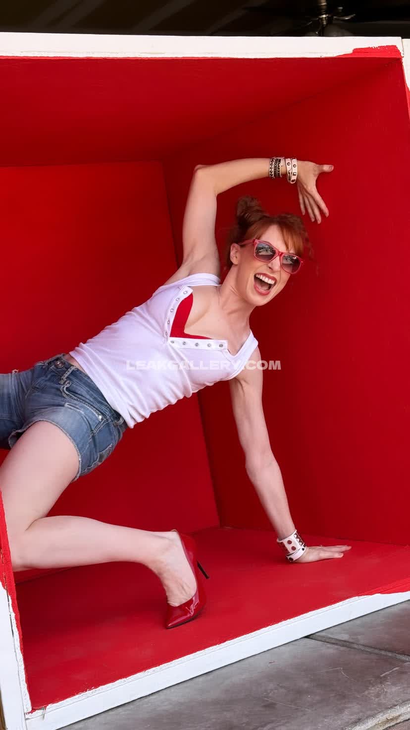 Lisafoiles Exclusive Leaked Nude OnlyFans #12656852