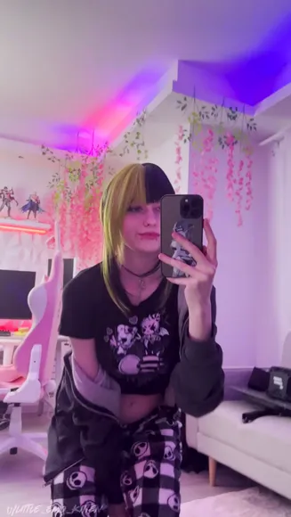 Little_emo_kitten Full Nude Body Reveal OnlyFans Video Leaked