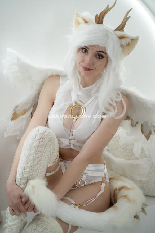 Littlejem White Fantasy Costume Pose OnlyFans Photo Leaked
