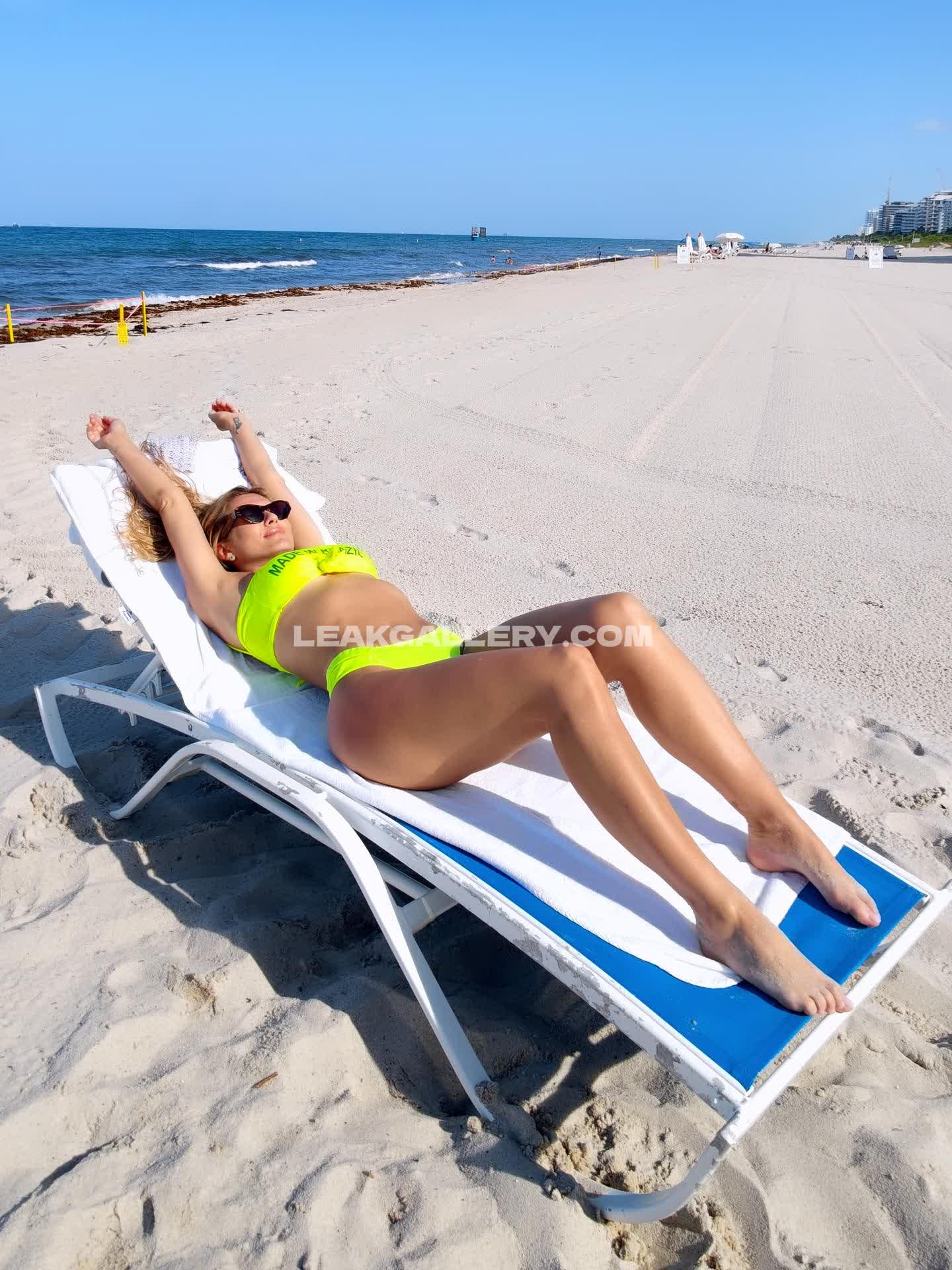 Liviaandradereal Exclusive Leaked Nude OnlyFans #12927867