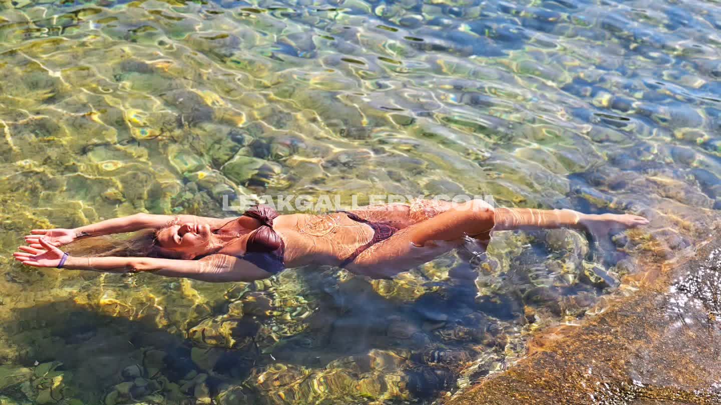 Liviaandradereal Exclusive Leaked Nude OnlyFans #13340103