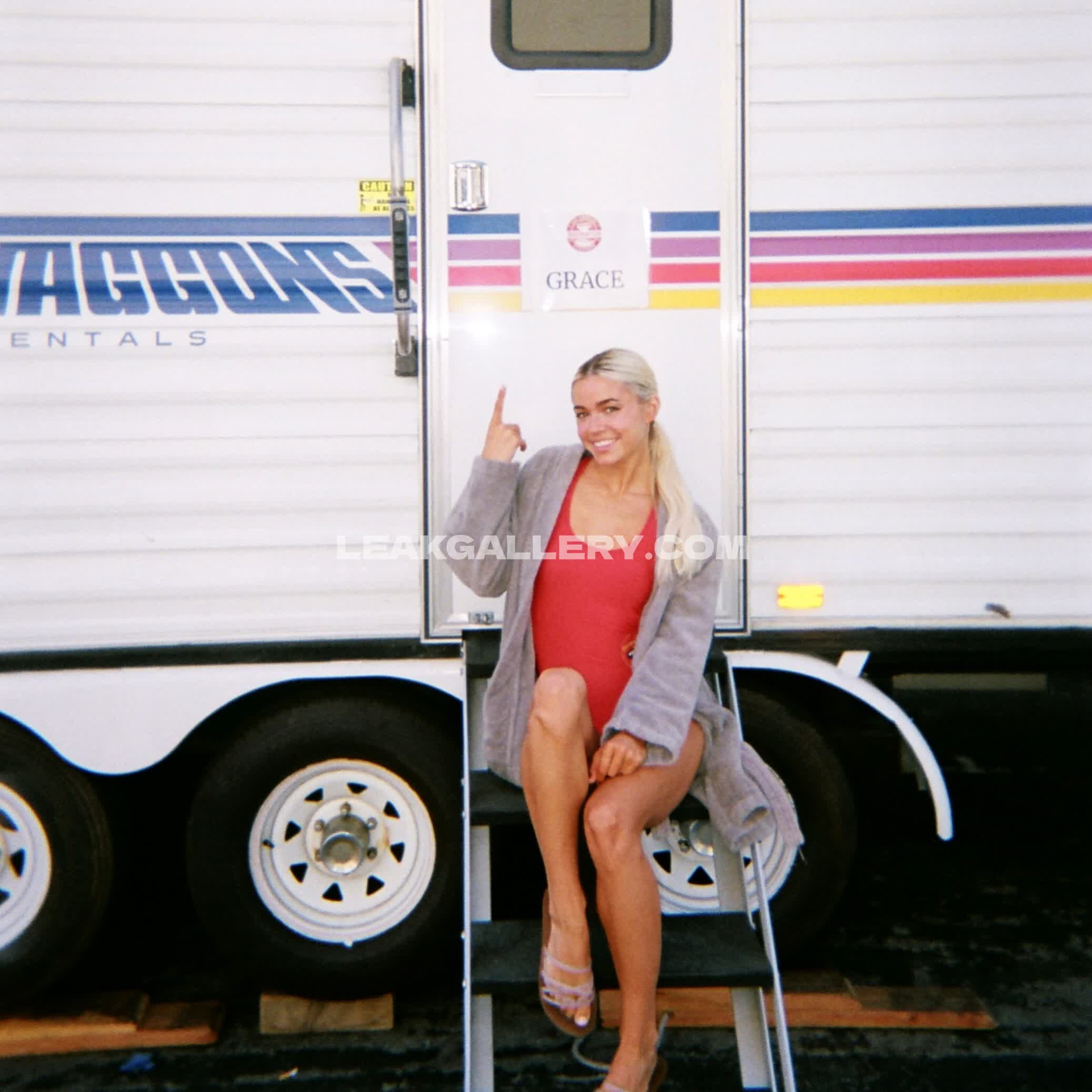 Livvydunne / oliviadunne Exclusive Leaked Nude OnlyFans #13387532