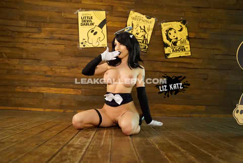 Lizkatzofficial Exclusive Leaked Nude OnlyFans #14271983