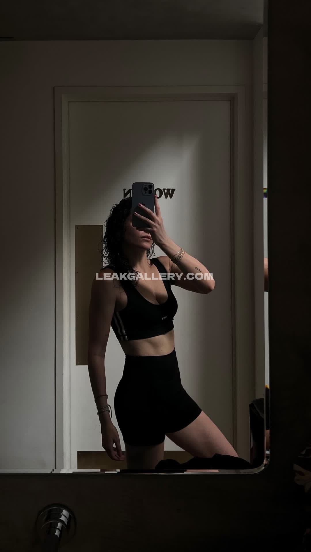 Lizvig / elizabeth_viggiano Exclusive Leaked Nude OnlyFans #13313401