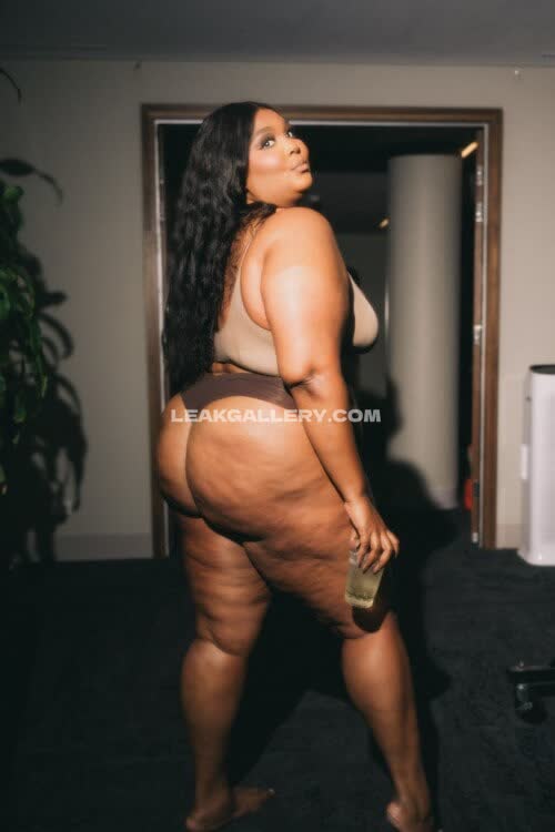 Lizzobeeating / Lizzo Exclusive Leaked Nude OnlyFans #15510503