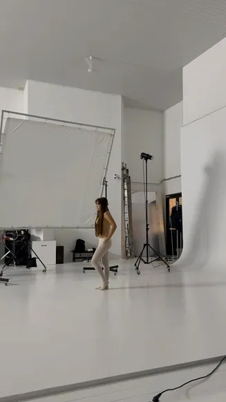 Loless White Bodysuit Pose OnlyFans Video Leaked