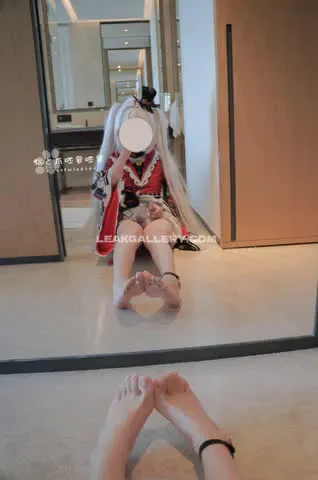 Lostwind10discussion Red Outfit Floor Pose OnlyFans Photo Leaked