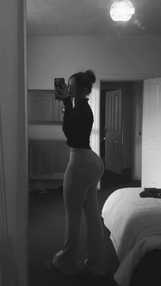 Louiselaing5 Tight Pants Ass Shot OnlyFans Video Leaked