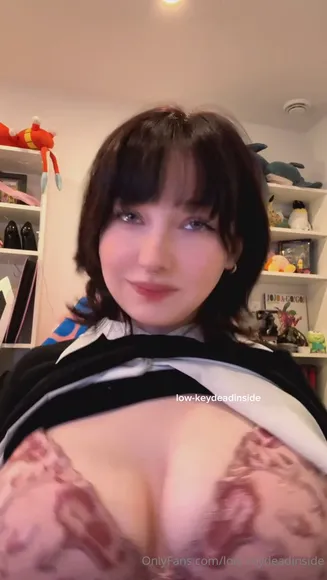 Low Collared Top Tease OnlyFans Video Leaked