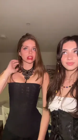 Luciaaferrato Black Strapless Dress Pose OnlyFans Video Leaked