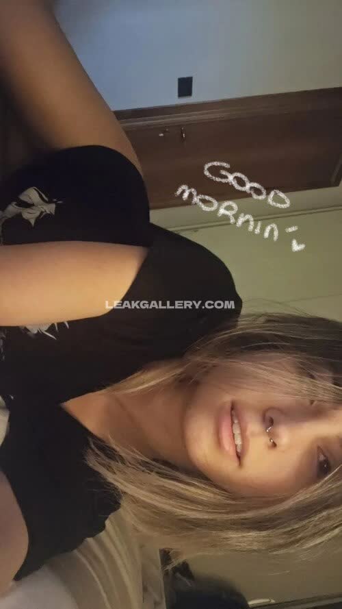 Lucrelisa Black Top Tease OnlyFans Photo Leaked