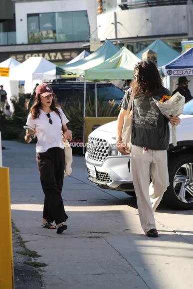 lucy_hale