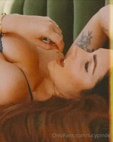 Lucypinder Lace Bra Tease OnlyFans Video Leaked