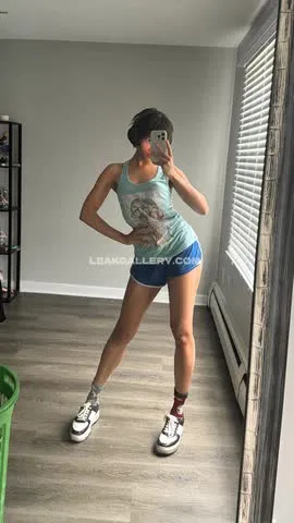 Lululoux Shorts And Sneakers Pose OnlyFans Photo Leaked
