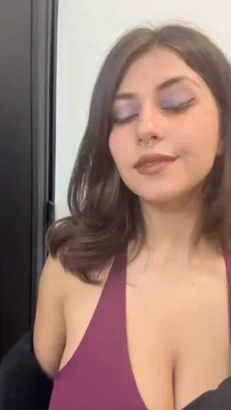 Lunaalane Deep V Halter Top OnlyFans Video Leaked