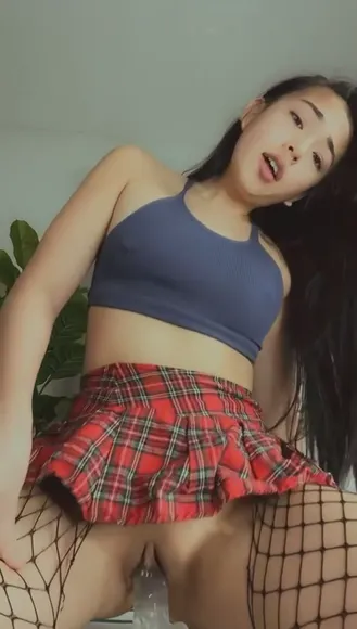Lunaqueen Plaid Skirt Tease OnlyFans Video Leaked
