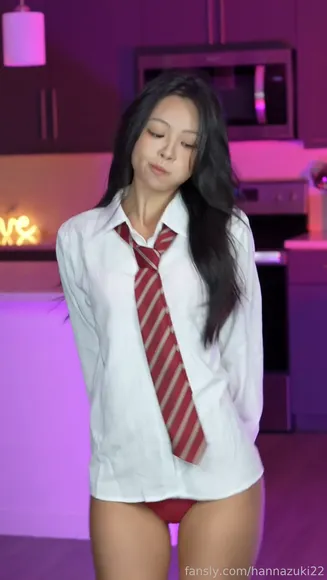 Luvhannazuki Schoolgirl Shirt Tease OnlyFans Video Leaked