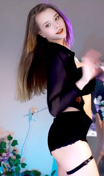 Lyasyaa Black Bra Tease OnlyFans Video Leaked